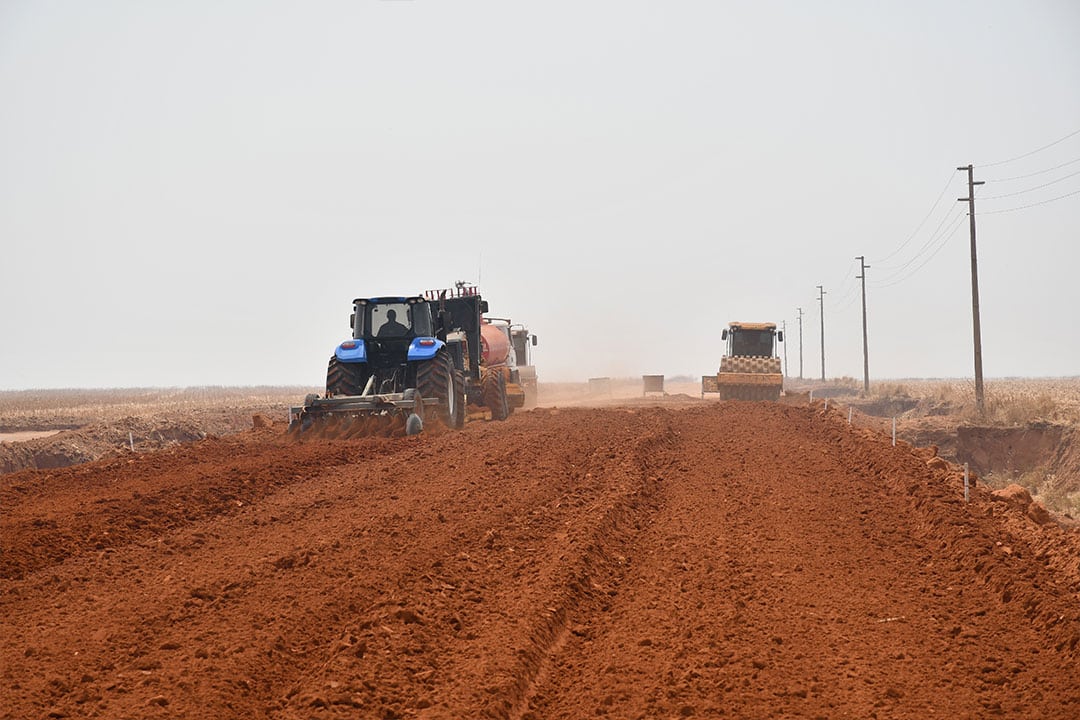 Grading soil for RoadMaster stabilization in Brazil